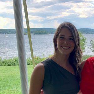 Meet your Posher, Alexandra